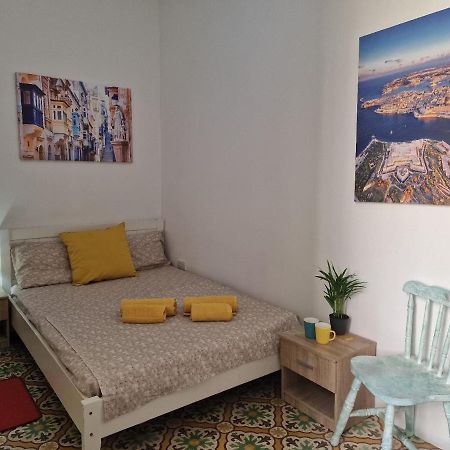 New Cosy & Bright Studio Apartment In Sliema Gzira Ngoại thất bức ảnh